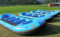 ラフティングボート